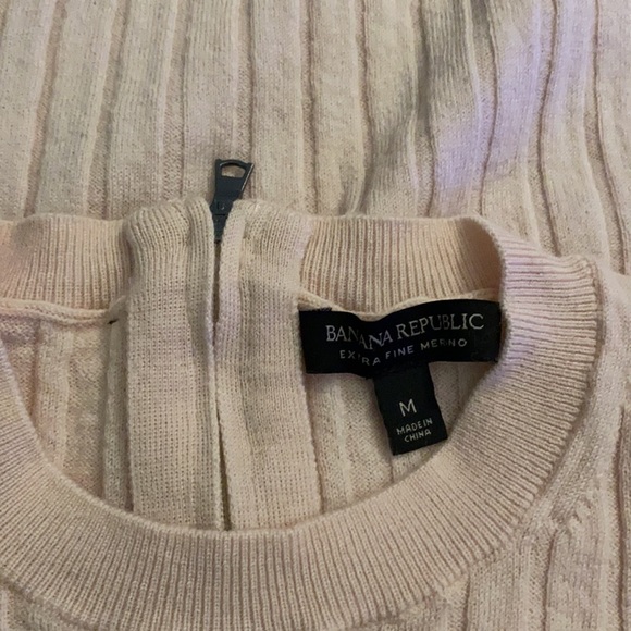Light pink banana republic extra fine merino sweater - Picture 3 of 4